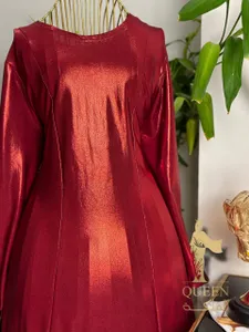 فساتين تياب لامعة اللون احمر